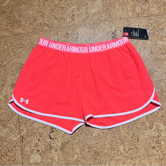 Under Armour Wm’s Woven Play Up Active Heat Gear Loose Running Shorts NWT Sz L - Picture 1 of 16